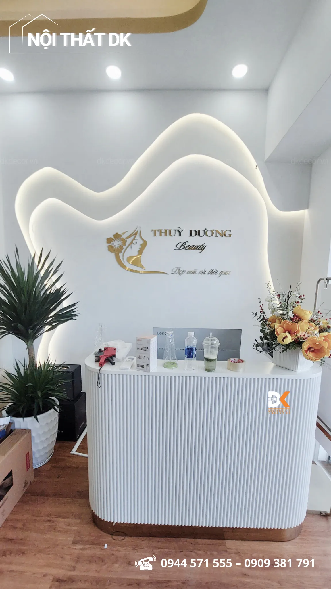 thi công quầy tiếp tân spa Thùy Dương