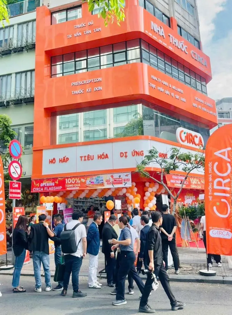 thiết kế nhà thuốc tây màu cam | Nội Thất DK